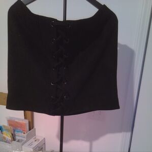 Black Lace-Up SkirtThe skirt  corduroy.